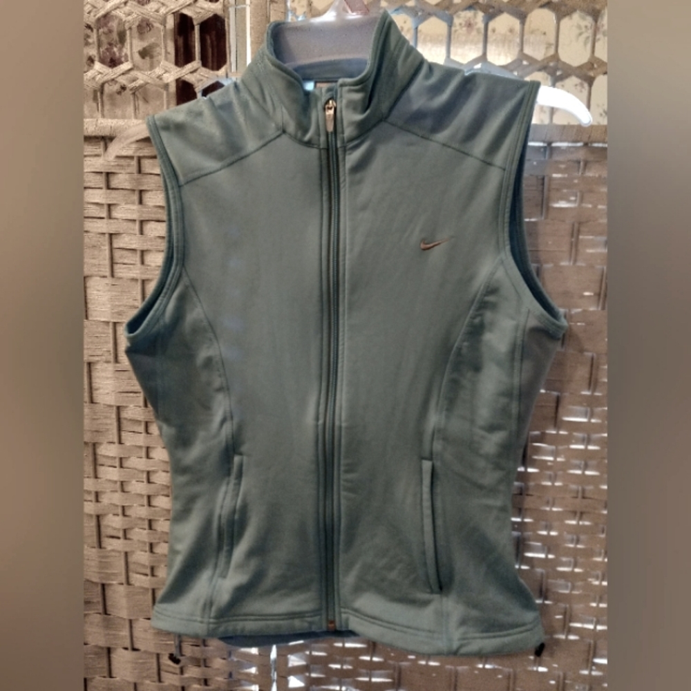 Nike Athletic Vest zip up size Medium